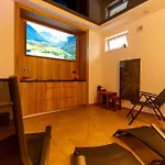 Wellness Koliba 招待所 4*