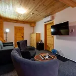 Wellness Koliba 招待所 4*