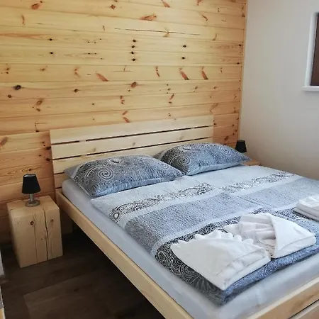 بيت ضيافة Wellness Koliba Komorní Lhotka