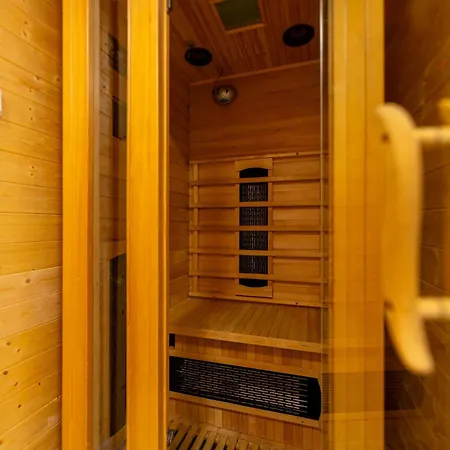 Wellness Koliba بيت ضيافة Komorní Lhotka